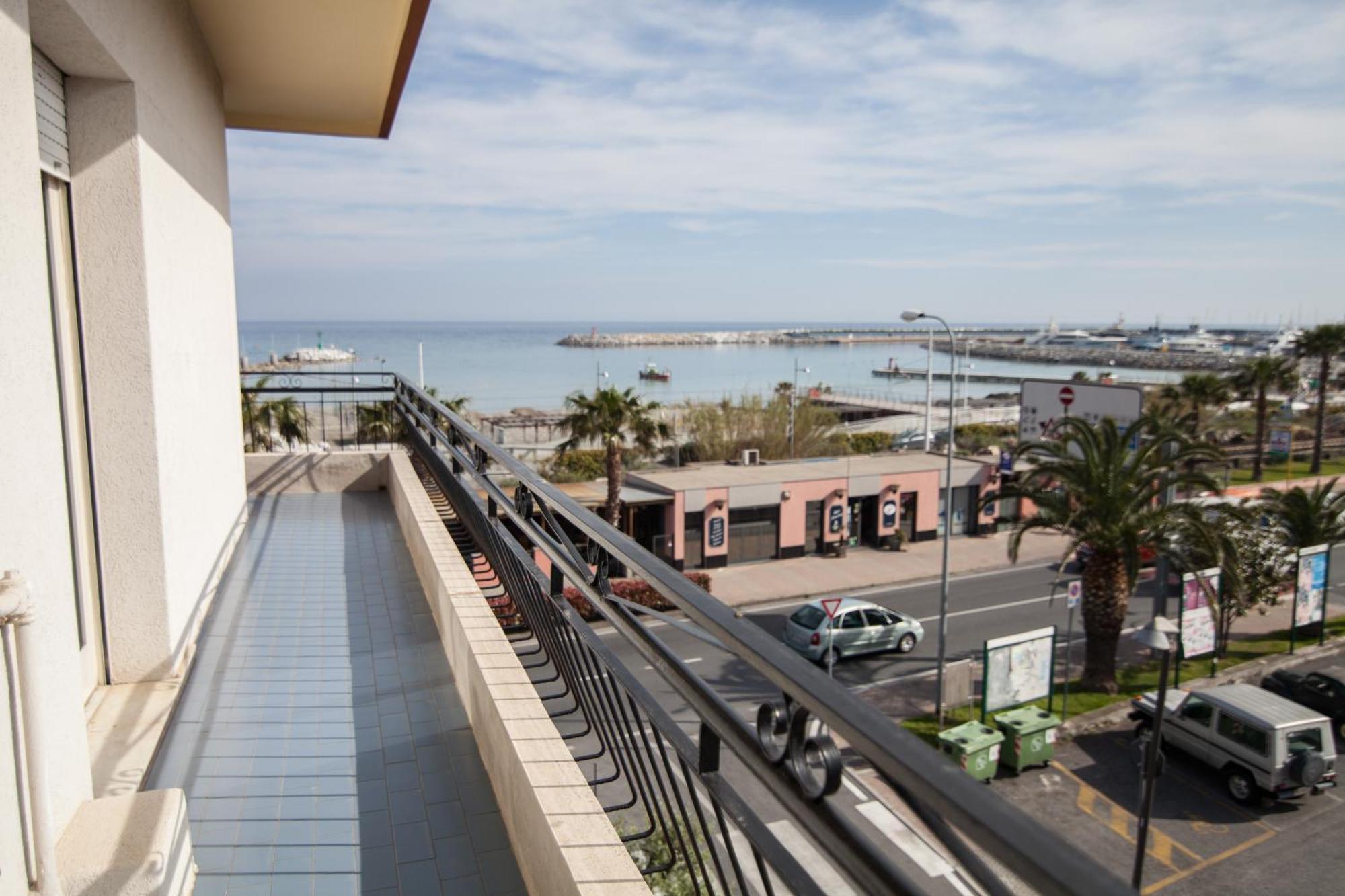 Residence Colibri Family & Bike Loano Rom bilde